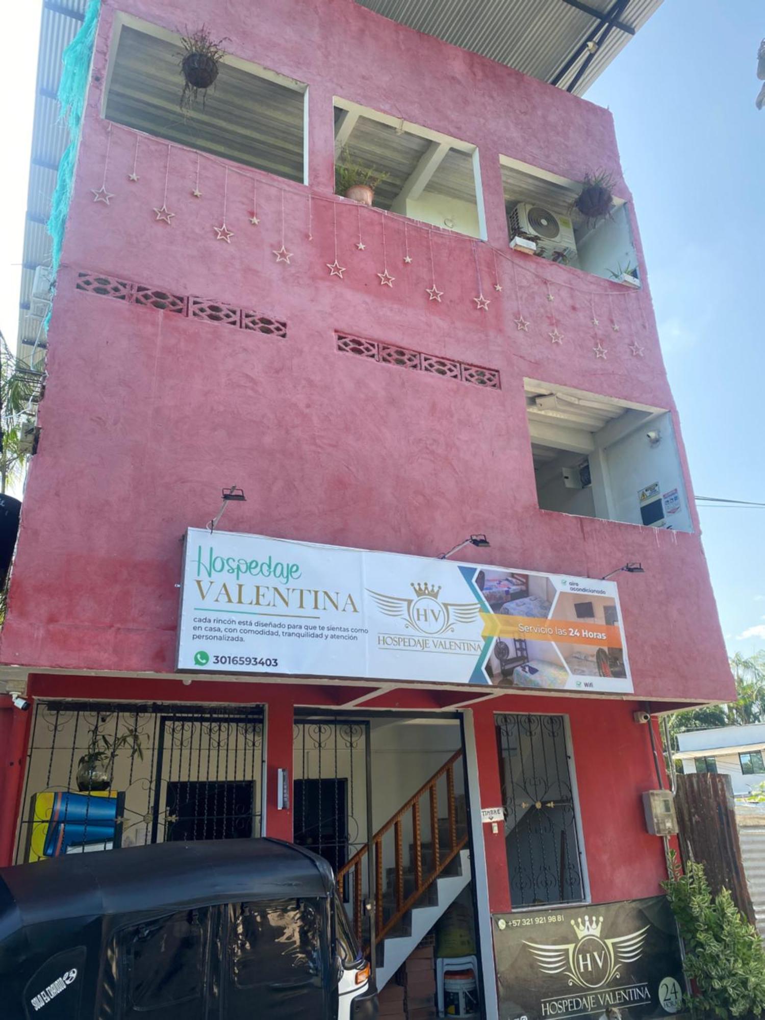 Hospedaje Valentina Inírida Exteriör bild